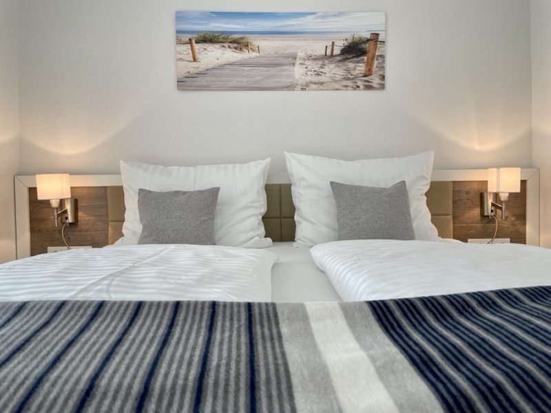 Schlafzimmer mit Doppelbett